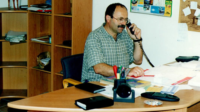 Właściciel Stanisław Jaskulski w biurze 1997r.